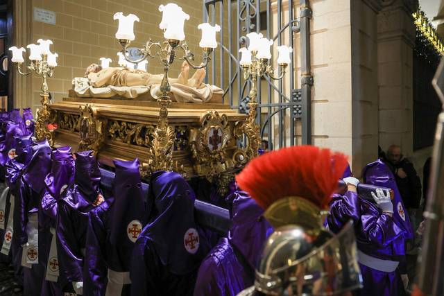 La process del Sant Soterrament ha omplert els carrers d'emoci.