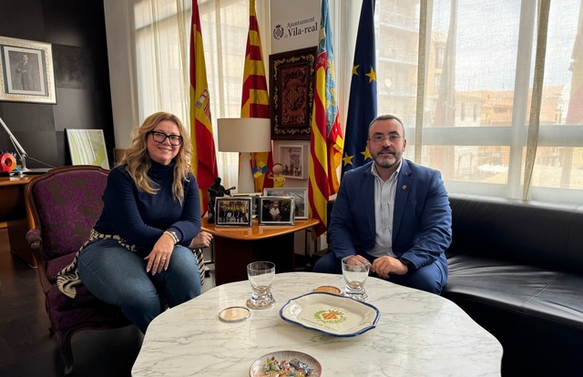 Amparo Pea i Jos Benlloch al despatx d'Alcaldia.