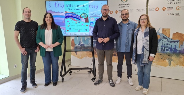 La regidora amb els representants del seminari de mestres de msica.