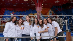 La reina i les dames han visitat la fira d'atraccions.