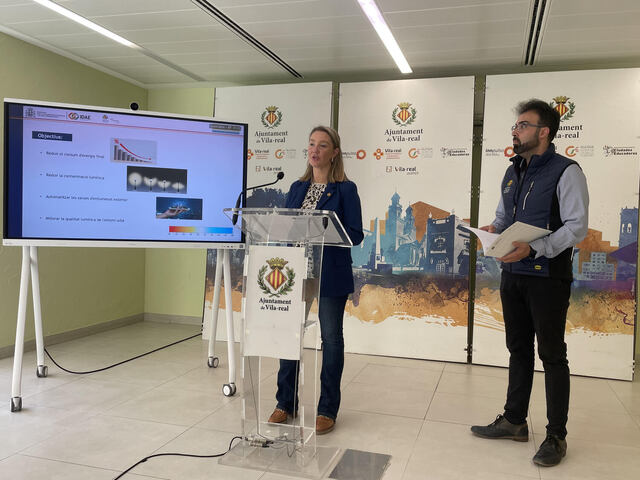 Maria Fajardo i Cristian Iserte en la presentaci� del projecte.