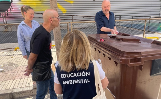 Maria Fajardo amb els responsables de Lucciola i El Faro.