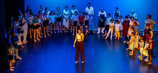 Erica Galm�s durant la seua intervenci� en la mostra. FOTO: La Mary Posa