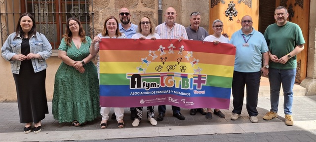 Una representaci� de la corporaci� municipal ha acompanyat l'Associaci� Afym LGTBI+.