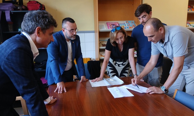 Responsables autonmics i municipals han visitat la residncia.