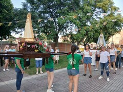 Encuentro entre la Madre del Amor Hermoso y la Virgen del Roco.