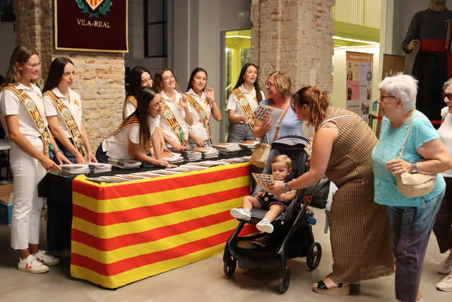 Imagen del reparto, en el Gran Casino.