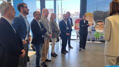 Los responsables municipales han conocido los espacios de la nueva sede de la compa��a.