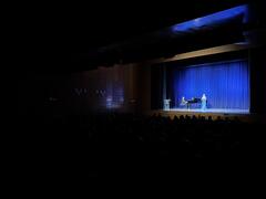 Roig ha substitu�t la soprano anunciada, Yasmin M�ller, que no ha pogut assistir.