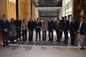 La corporaci� municipal a Porcelanosa.