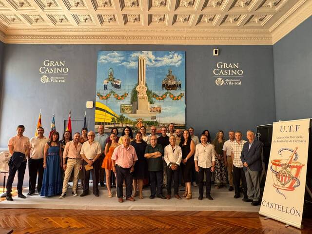 Participants de l'assemblea UTF amb el regidor de Relacions Institucionals, Diego Vila 