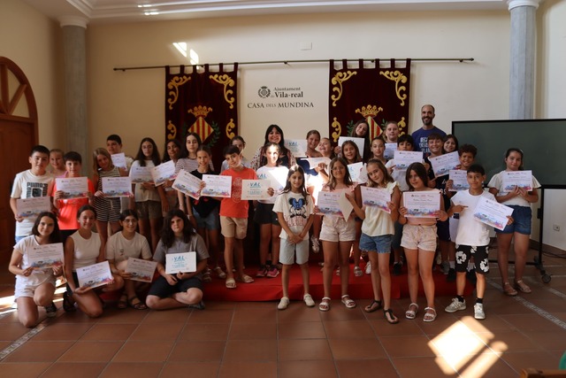 Los j�venes han recibido el diploma acreditativo de este curso.