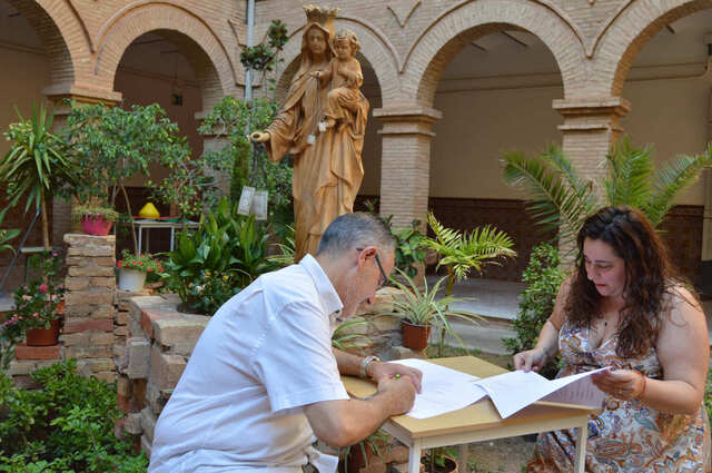 Alc�zar i Caravaca en la signatura de l'acord.