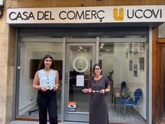 La presidenta de UCOVI y la edila de la Ermita han presentado la colaboraci�n.