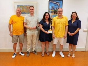 Los ediles L�pez, Caravaca y Escrig con el alcalde de Vilanova i un representant dels castellers.