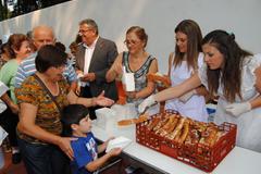 La Festa de la Mare de Du de Grcia al Termet reparteix 200 litres d'orxata i 1.100 fartons 
