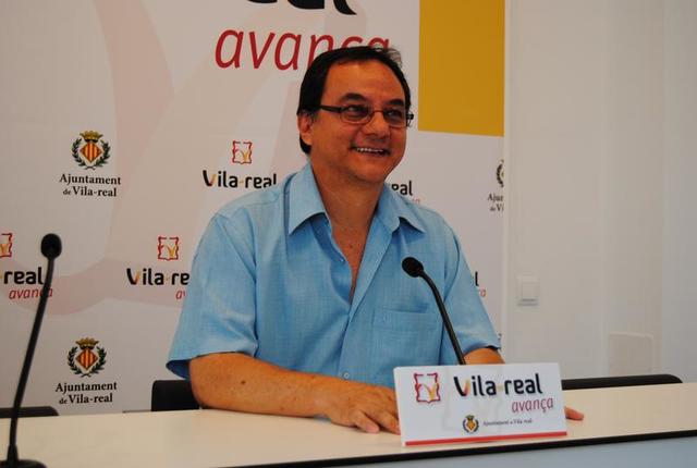 Vila-real introduir un curs d'alfabetitzaci en valenci i millorar les classes de castell per a immigrants