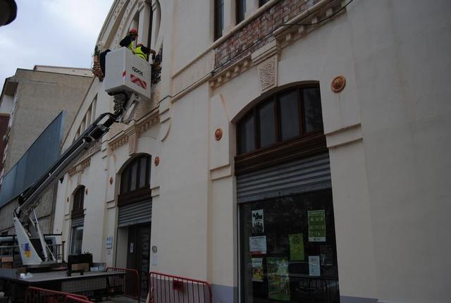 La comisin especial del Espai Jove concluye que los desprendimientos de la fachada son debidos a una falta de mantenimiento